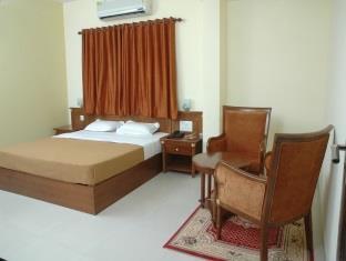 Hotel Indralok Junagadh Eksteriør billede